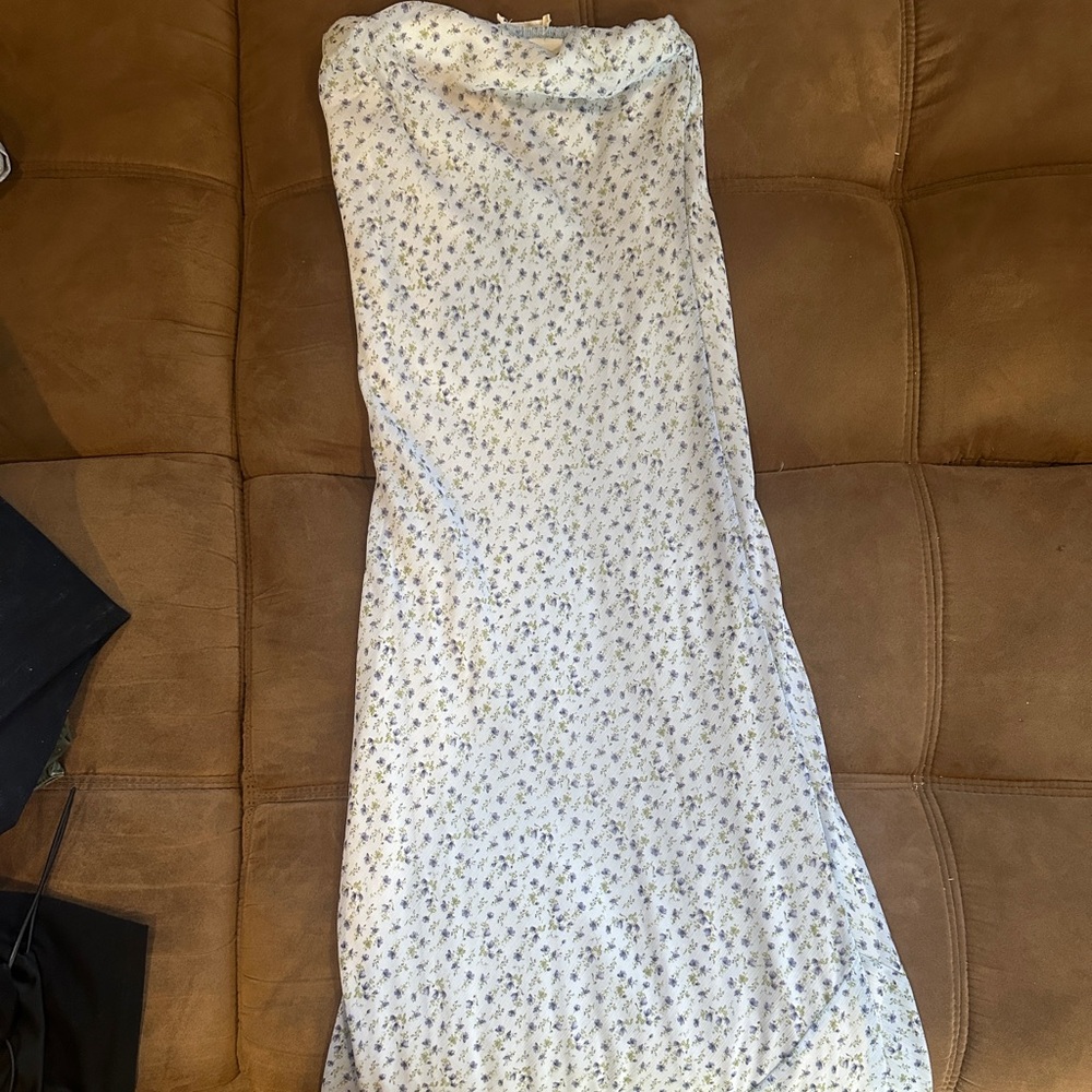 Chic Floral Patterned Dress